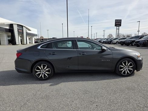 Used 2017 Chevrolet Malibu LT w/ Leather Package image 8