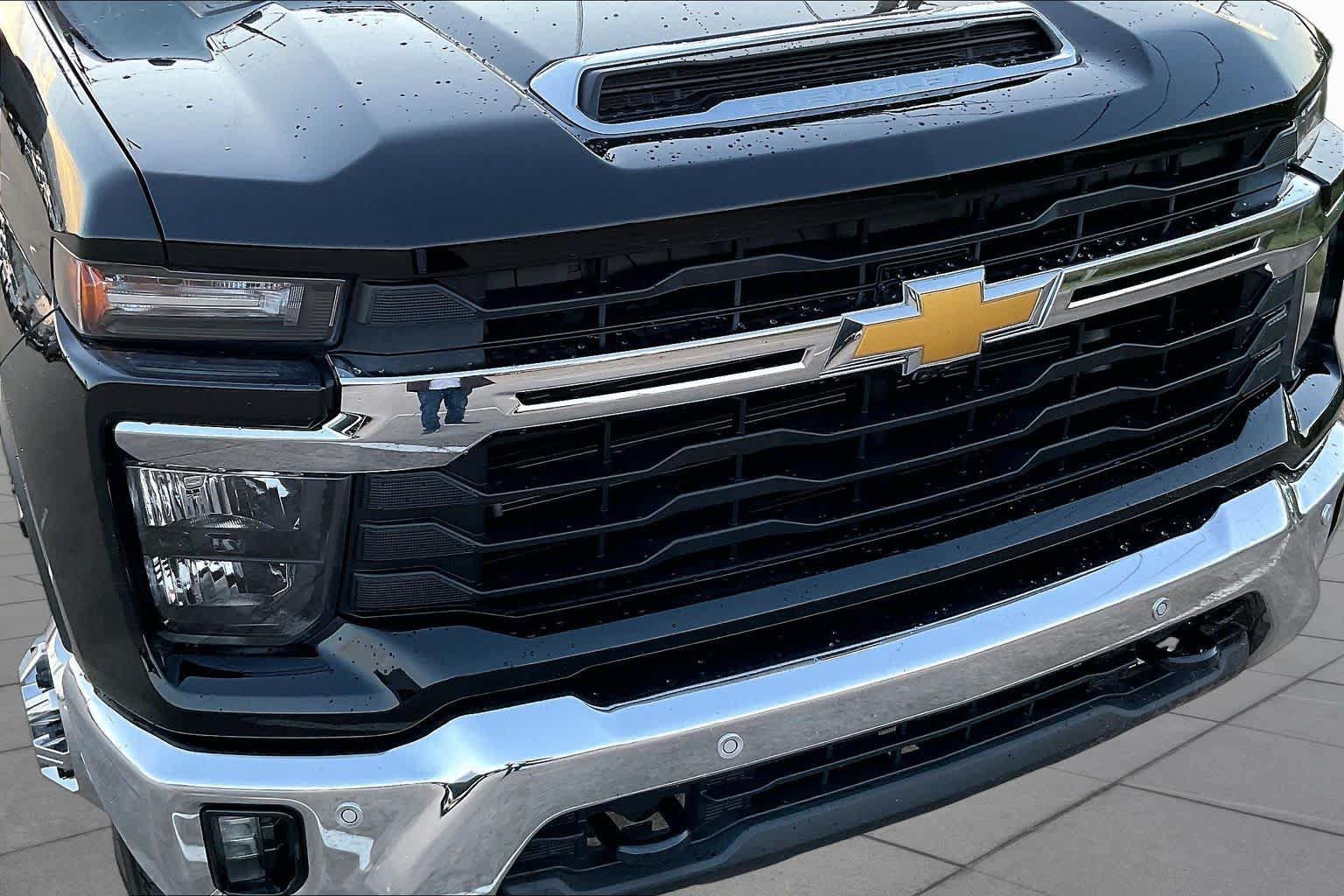 Used 2026 Chevrolet Silverado 3500 LT w/ Safety Package AWD/4WD image 29