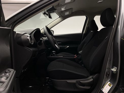Used 2023 Nissan Kicks SV w/ Interior Electronics Package FWD image 11