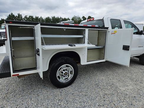 Used 2019 Chevrolet Silverado 2500 W/T AWD/4WD image 13