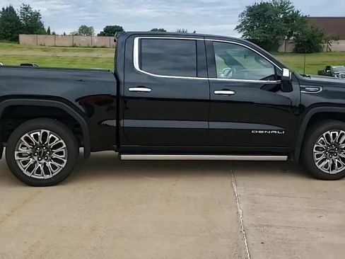 Used 2024 GMC Sierra 1500 Denali Ultimate image 9
