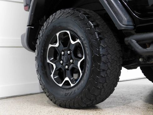 Used 2022 Jeep Wrangler Unlimited Rubicon 4xe w/ Dual Top Group image 10