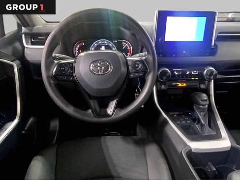 Used 2023 Toyota RAV4 LE AWD/4WD image 6