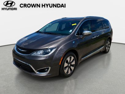 Used 2018 Chrysler Pacifica Limited w/ Advanced Safetytec Group