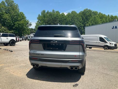 Used 2025 Chevrolet Traverse Z71 w/ Enhanced Driving Package AWD/4WD image 6