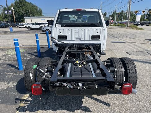 New 2025 Ford F550 4x4 Regular Cab Super Duty image 4