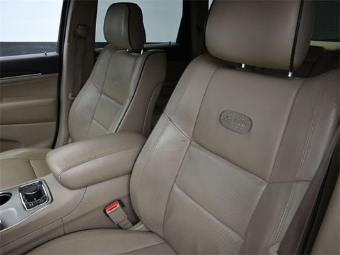 Used 2014 Jeep Grand Cherokee Overland w/ Advanced Technology Group image 17
