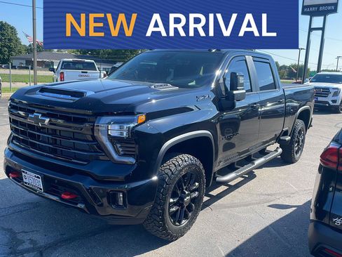 Used 2026 Chevrolet Silverado 2500 LT w/ Trail Boss Package AWD/4WD image 1