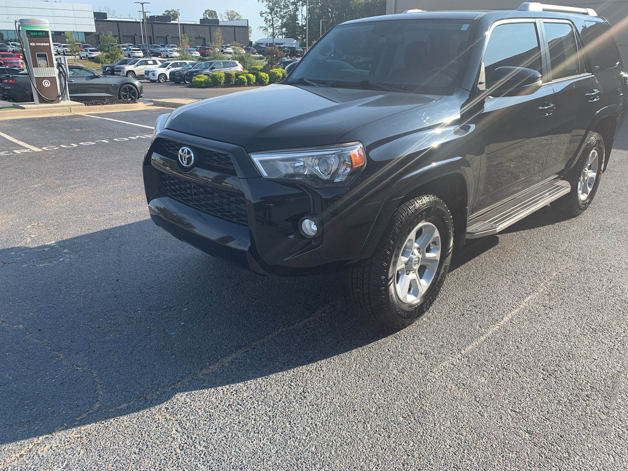Used 2018 Toyota 4Runner SR5 Premium AWD/4WD image 1