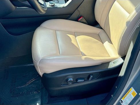 Certified 2025 Cadillac XT4 Premium Luxury image 13