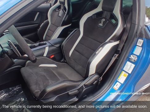Used 2021 Ford Mustang Shelby GT500 w/ Technology Package RWD image 11