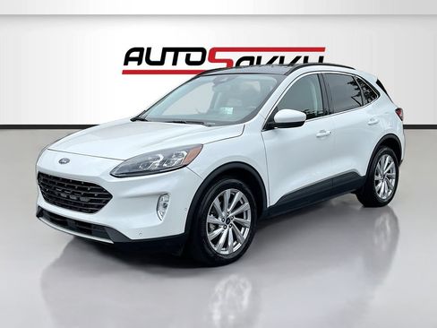 Used 2022 Ford Escape Titanium w/ Titanium Elite Package AWD/4WD image 3