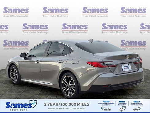 Used 2025 Toyota Camry XLE FWD image 5