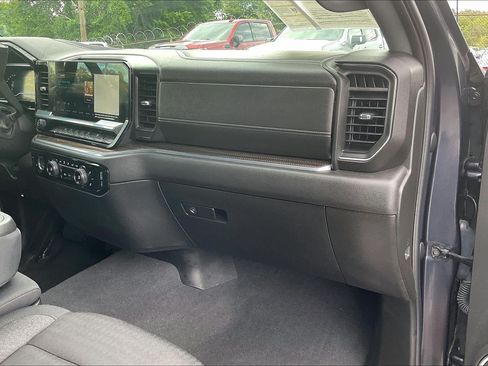 Used 2024 Chevrolet Silverado 1500 LT AWD/4WD image 17