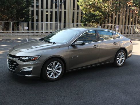 Used 2020 Chevrolet Malibu LT FWD image 11