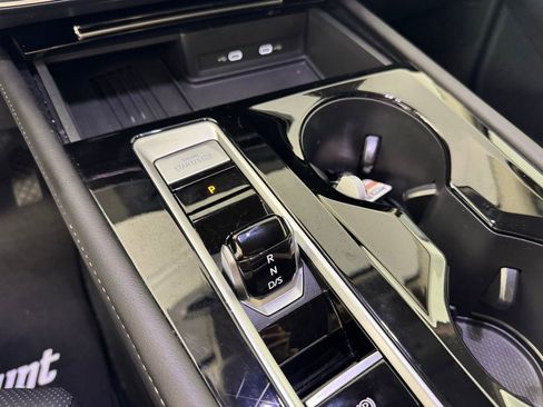 Used 2025 Volkswagen Atlas SEL image 21