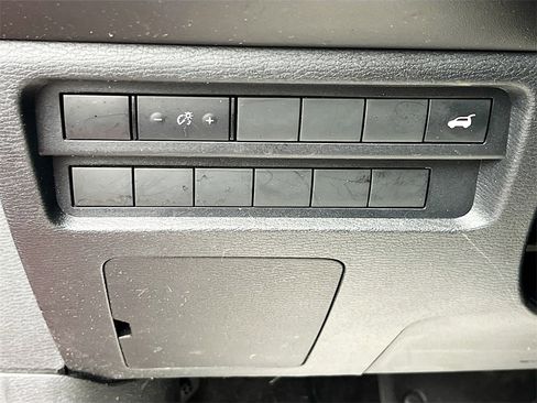 Used 2023 Mitsubishi Outlander SE image 9