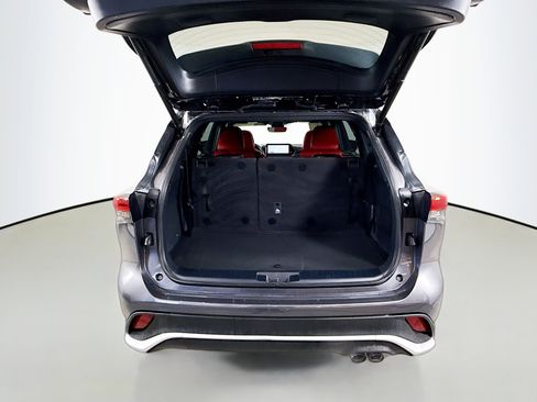 Used 2023 Toyota Highlander XSE image 24