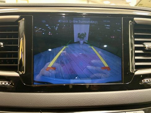 Used 2017 Chrysler Pacifica Touring-L w/ Tire & Wheel Group image 11