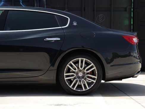 Used 2015 Maserati Quattroporte S Q4 AWD/4WD image 27