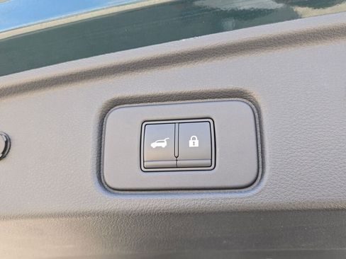 Used 2022 Nissan Pathfinder SL image 17