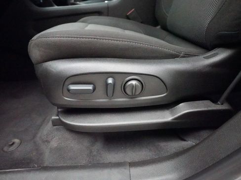 Used 2023 Chevrolet Traverse LT w/ LPO, Floor Liner Package AWD/4WD image 28
