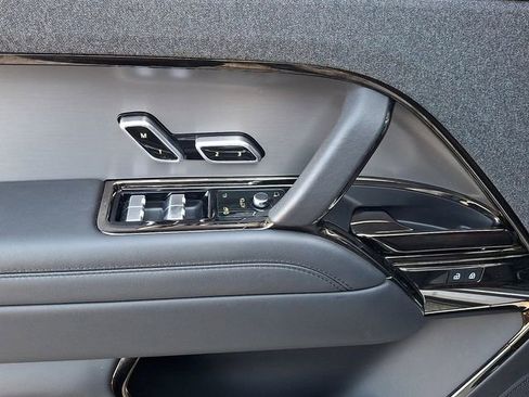 Used 2024 Land Rover Range Rover Sport Dynamic SE image 17