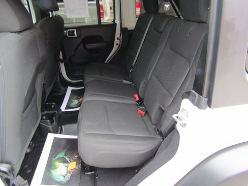 Used 2020 Jeep Wrangler Unlimited Sport S AWD/4WD image 16