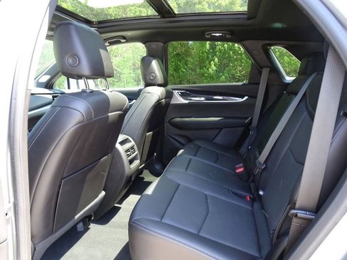 Certified 2024 Cadillac XT5 Premium Luxury w/ LPO, Floor Liner Package AWD/4WD image 13