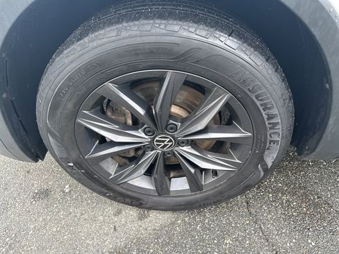 Used 2022 Volkswagen Tiguan SE image 26