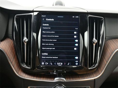 Used 2023 Volvo XC60 B5 Ultimate w/ Protection Package Premier image 17