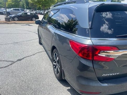 Used 2019 Honda Odyssey Elite image 3