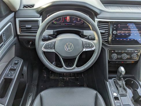 Certified 2023 Volkswagen Atlas SE w/ Panoramic Sunroof Package image 13