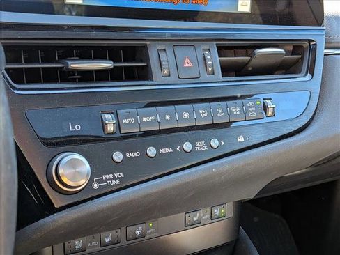 Used 2023 Lexus ES 300h w/ Premium Package image 8