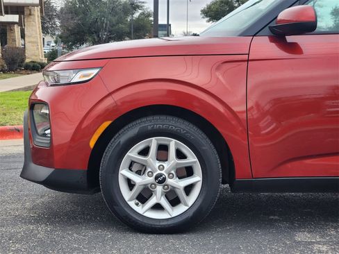 Used 2022 Kia Soul LX w/ Technology Package image 8