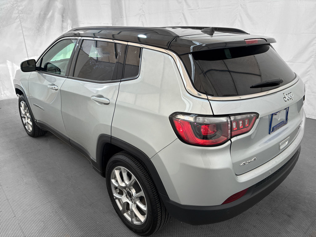 Used 2025 Jeep Compass Limited AWD/4WD image 5