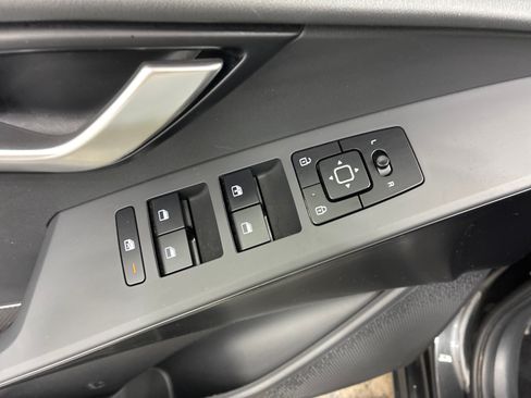 Certified 2023 Kia Niro LX FWD image 15