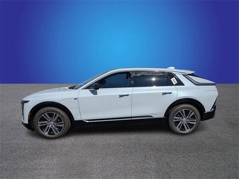 New 2026 Cadillac Lyriq Luxury image 2