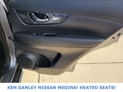 Used 2019 Nissan Rogue SV image 49