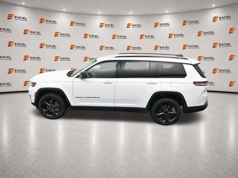Used 2023 Jeep Grand Cherokee L Laredo AWD/4WD image 47