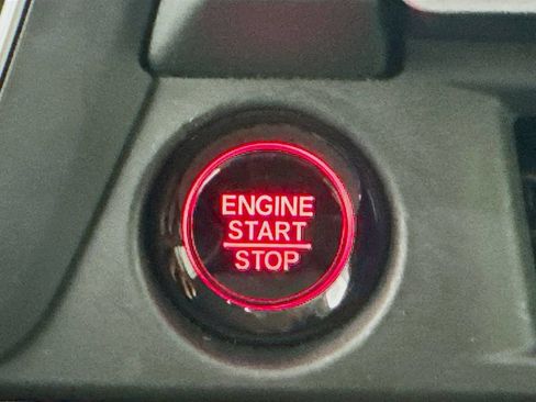 Used 2024 Honda Pilot Elite image 22