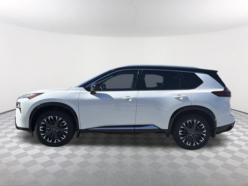 Used 2024 Nissan Rogue Platinum AWD/4WD image 2