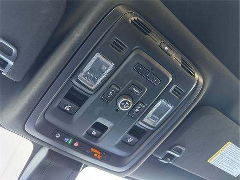 Used 2021 GMC Yukon Denali w/ Denali Premium Package AWD/4WD image 34