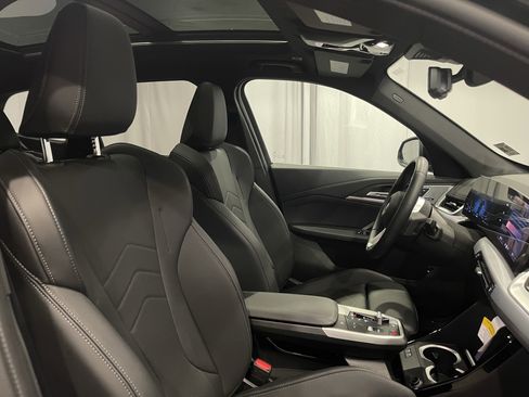 Used 2025 BMW X1 xDrive28i w/ Convenience Package image 15