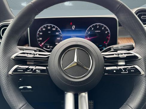 Used 2024 Mercedes-Benz GLC 300 4MATIC image 15