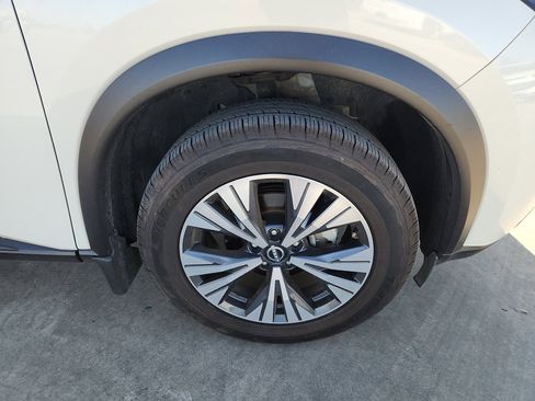 Used 2023 Nissan Rogue SV image 9