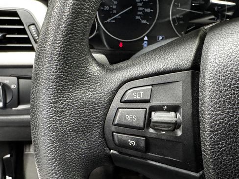 Used 2017 BMW 320i Sedan image 14