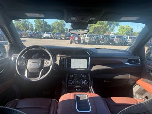 Used 2024 GMC Yukon XL Denali Ultimate AWD/4WD image 2