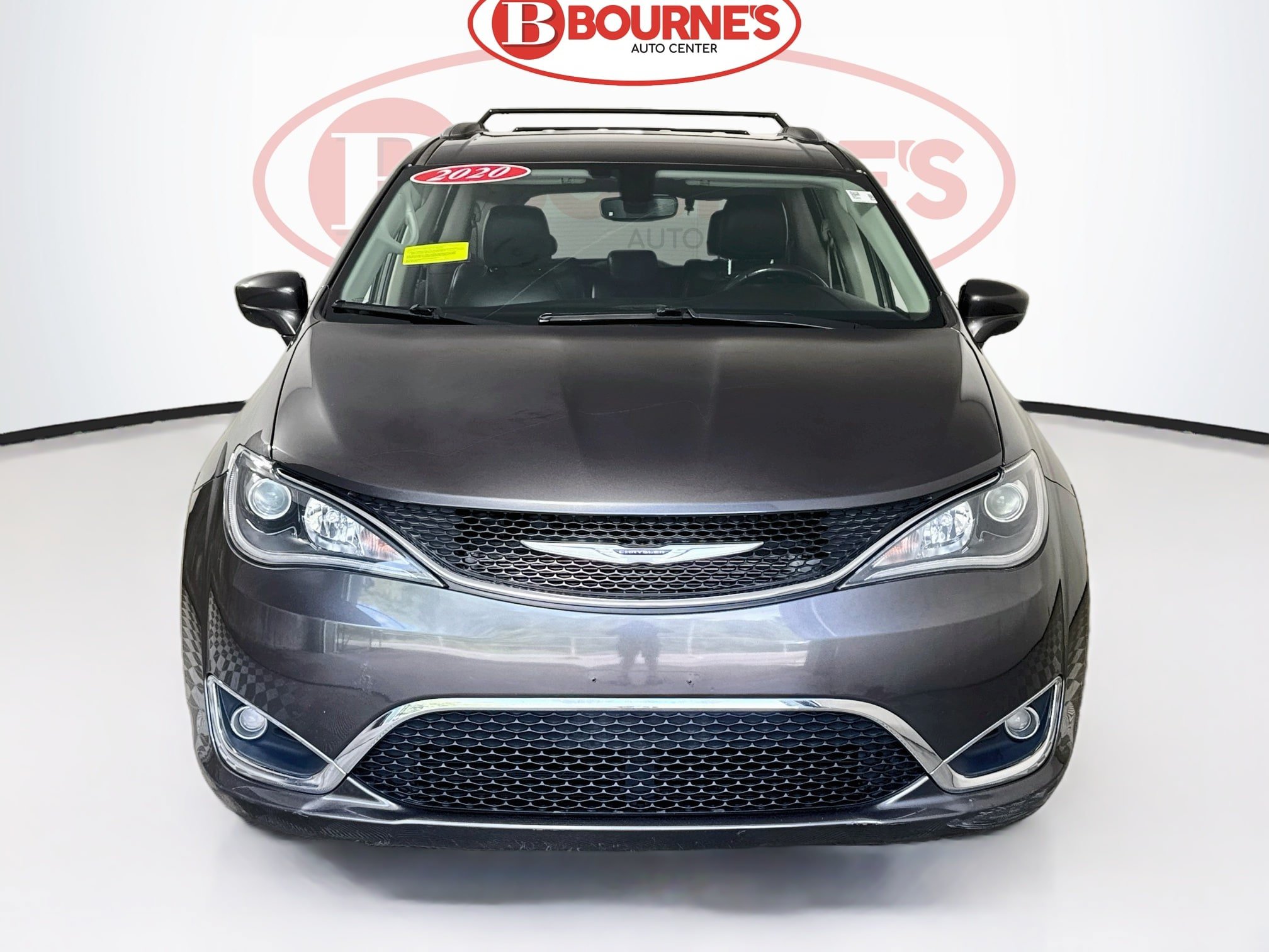 Used 2020 Chrysler Pacifica Touring-L FWD image 4