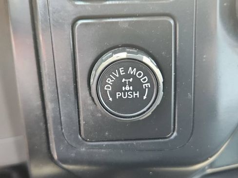 Used 2022 Ford F150 XL w/ Equipment Group 101A High RWD image 17